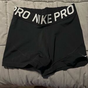 NIKE PRO size large 5inch short